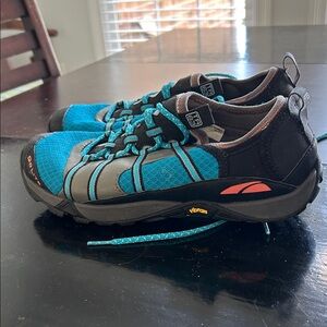Women's GoLite TR 63 Trail Shoes in Blue and Black